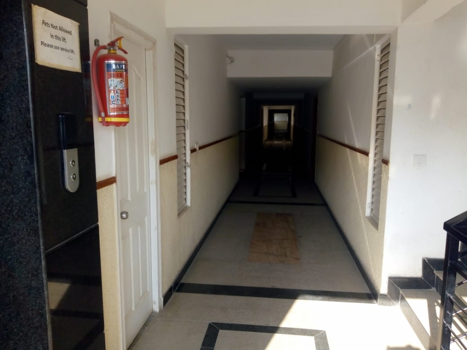 spacious 2 bhk flat for rent in cedar woods,near kristu jayanthi college, k narayanapura, hennur main road