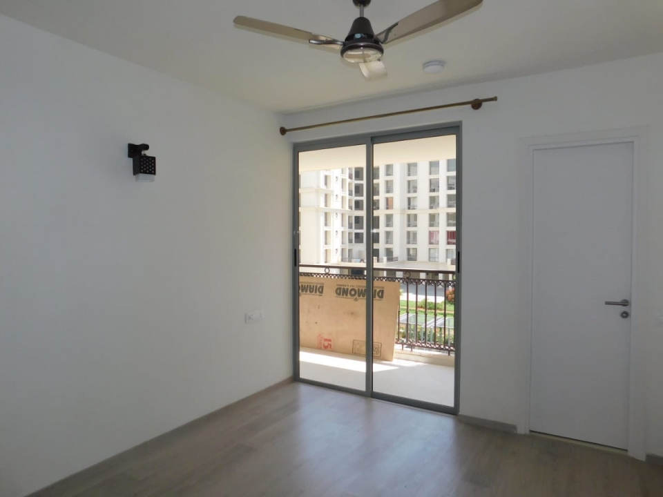 3 bhk flat for rent in hiranandani cypress, devanahalli