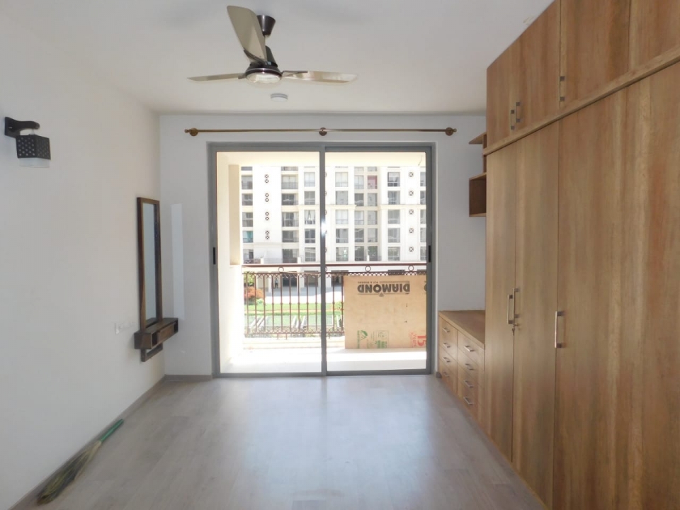 3 bhk flat for rent in hiranandani cypress, devanahalli