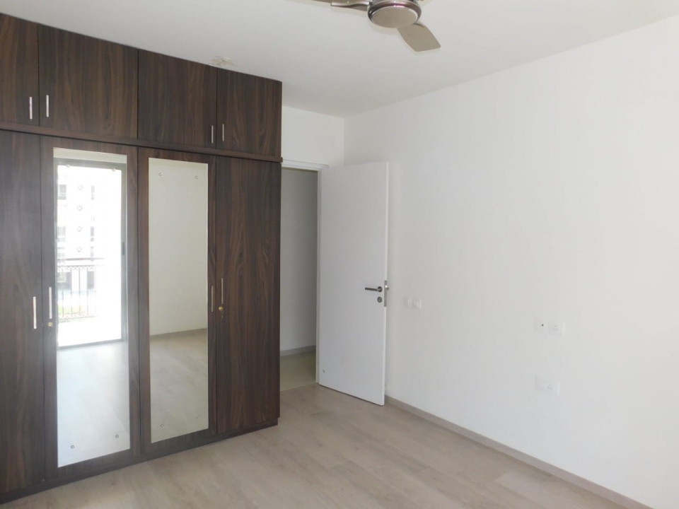 3 bhk flat for rent in hiranandani cypress, devanahalli