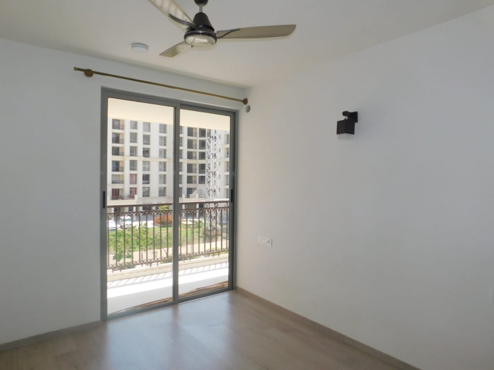 3 bhk flat for rent in hiranandani cypress, devanahalli