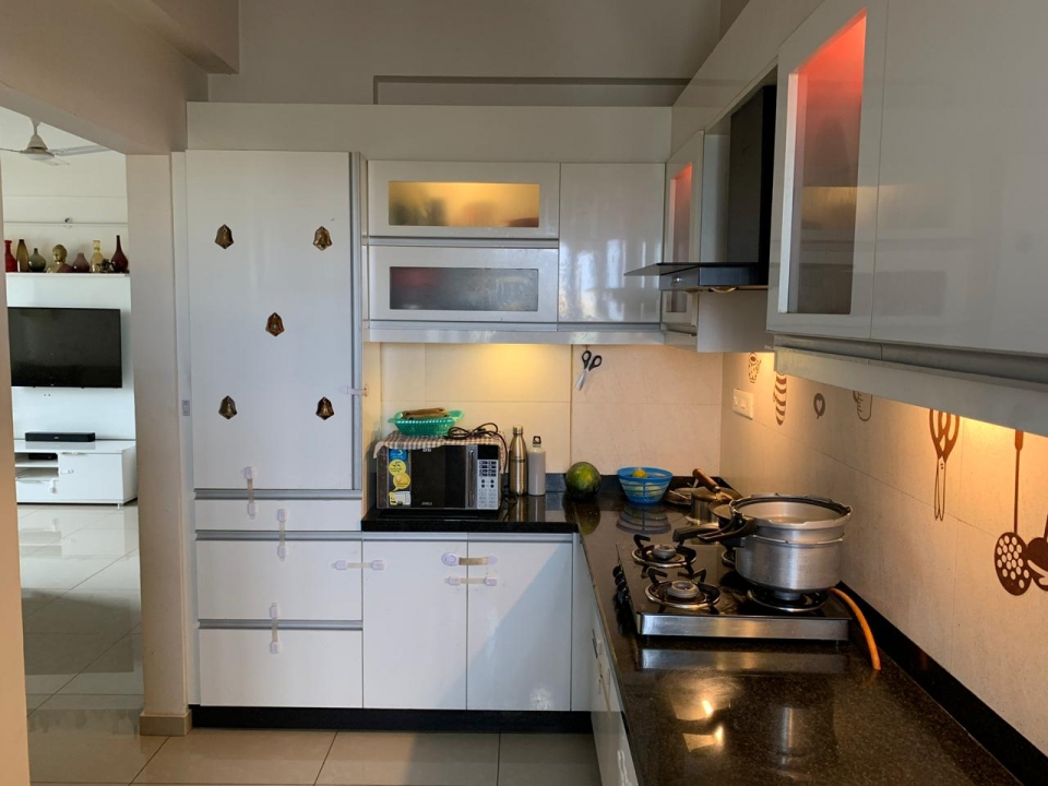 spacious 2 bhk flat for sale in goyal footprints, hegde nagar, thanisandra main road.