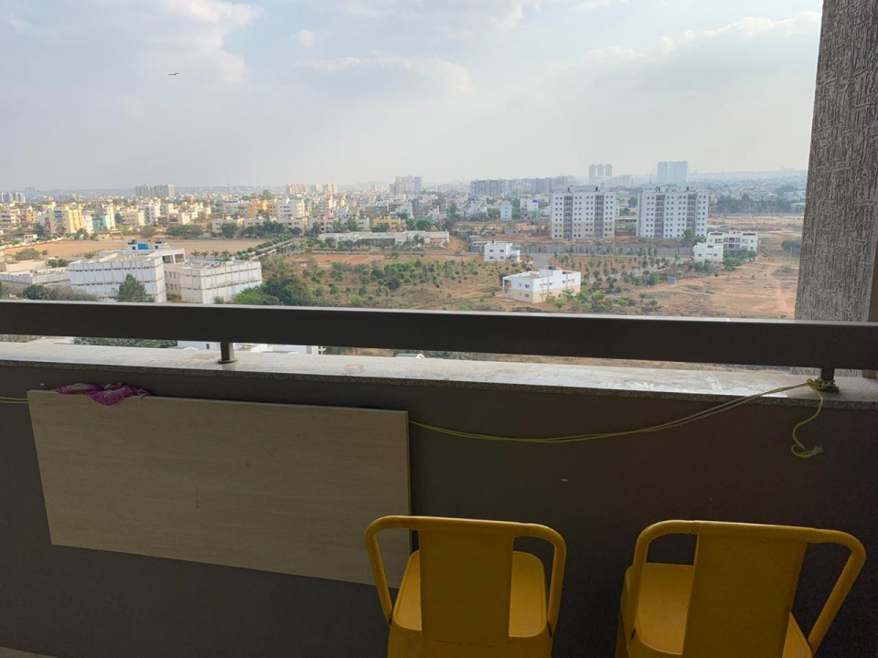 spacious 2 bhk flat for sale in goyal footprints, hegde nagar, thanisandra main road.