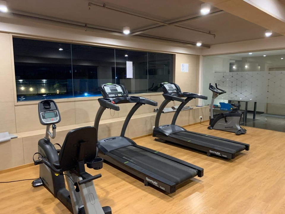 spacious 2 bhk flat for sale in goyal footprints, hegde nagar, thanisandra main road.