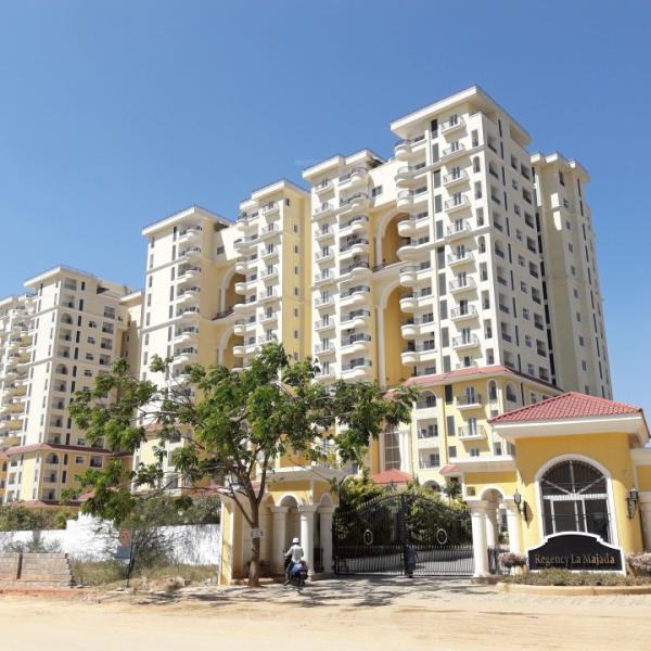 spacious 2 bhk flat for rent in regency la majada, hbr layout, hennur main road