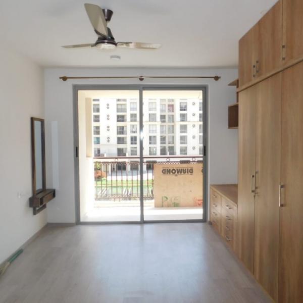 3 bhk flat for rent in hiranandani cypress, devanahalli